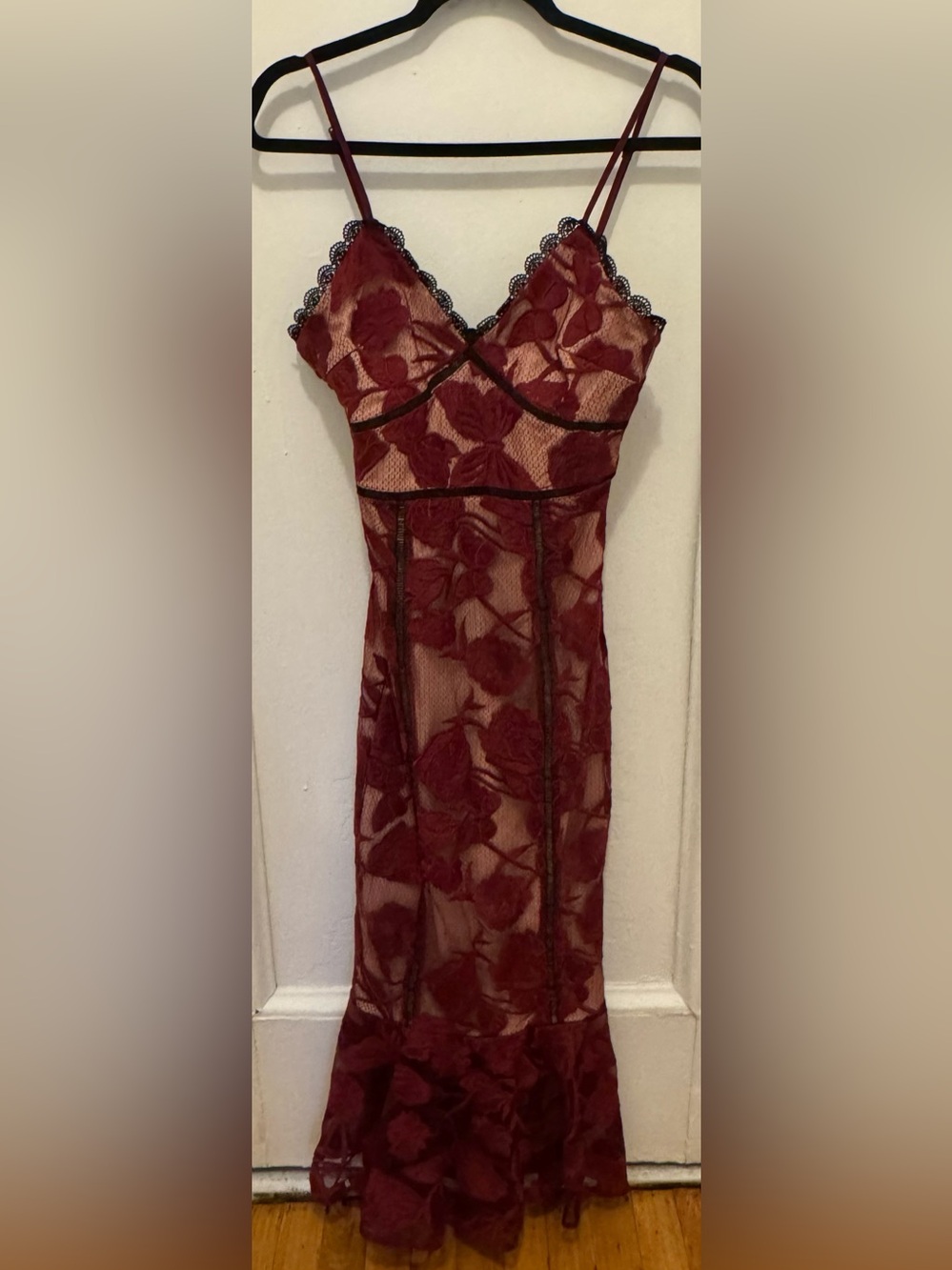XS Lulu's Alluring Dream Burgundy Floral Mesh Lace Trumpet Midi Dress - Picture 4 of 6
